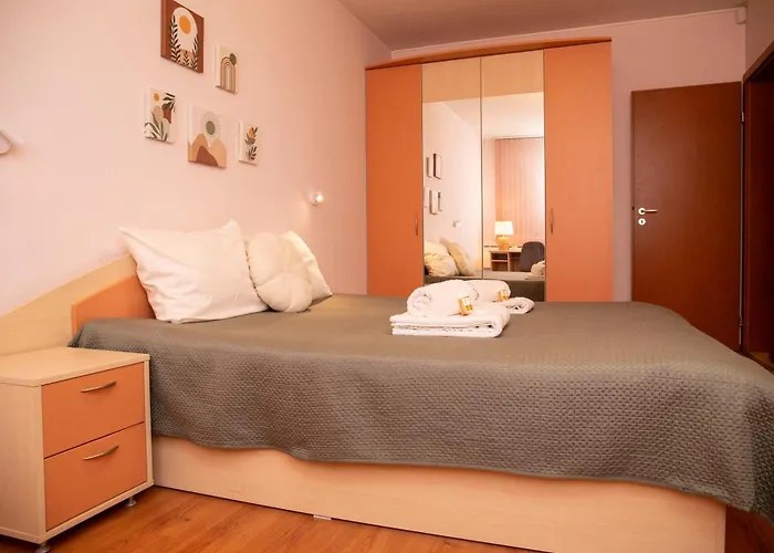 Casita - Free Private Parking & Metro Station