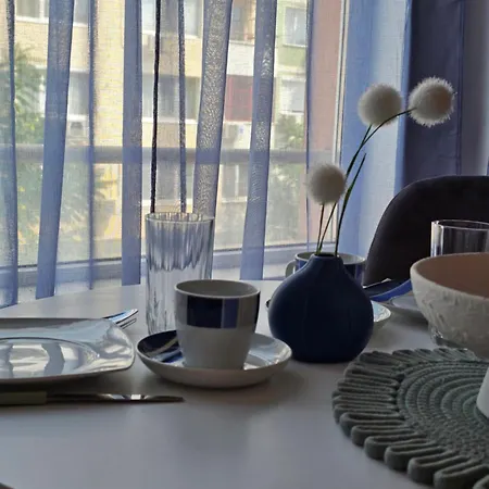 Casita - Free Private Parking & Metro Station Apartament *