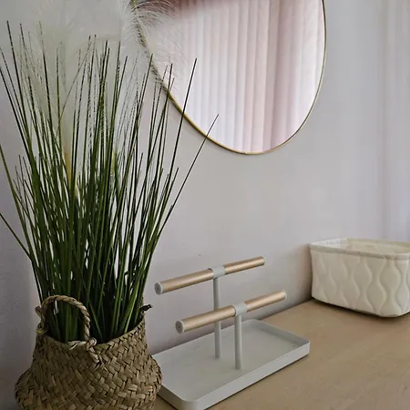 Apartament Casita - Free Private Parking & Metro Station